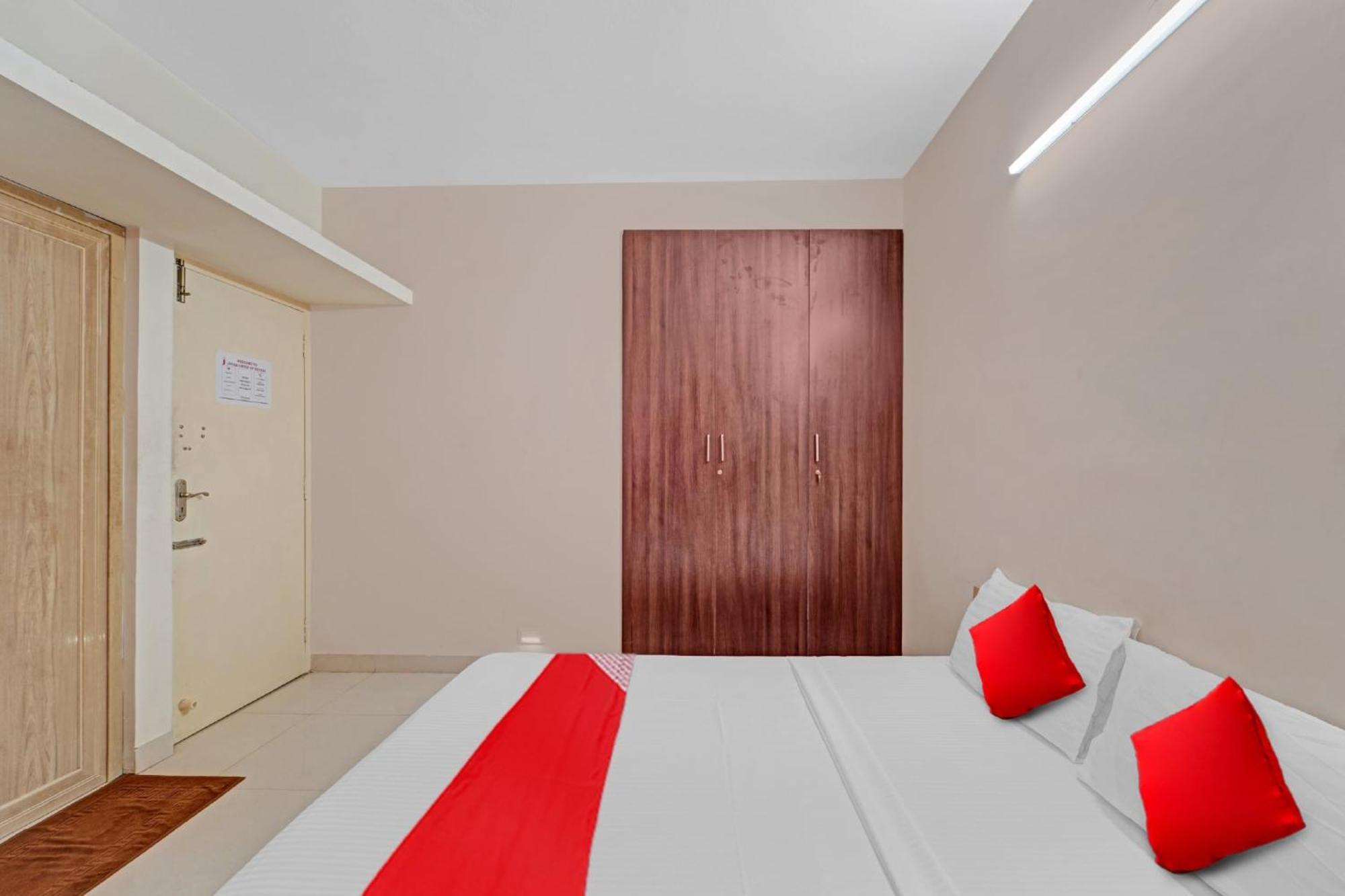 Hotel O Grand Residency Gūduvāncheri Extérieur photo